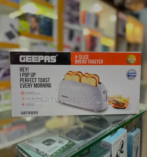 Geepas 4 Slice Bread Toaster With Browning Control - White